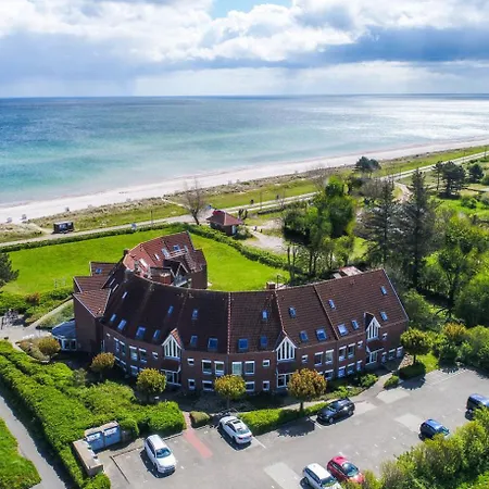 4 Sterne-terrassen-fewo Heimathaven Direkt Am Ostseestrand Inkl Schwimmbad Kronsgaard