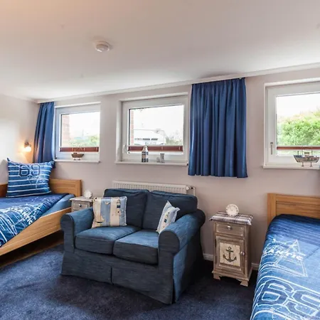 4 Sterne-terrassen-fewo Heimathaven Direkt Am Ostseestrand Inkl Schwimmbad Apartment Kronsgaard