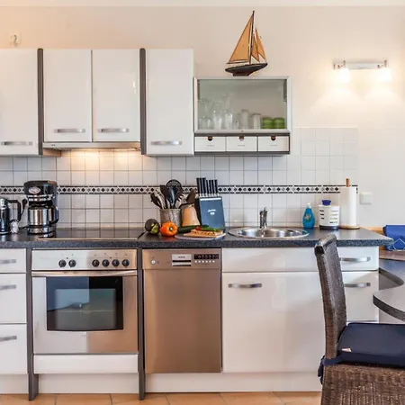 4 Sterne-terrassen-fewo Heimathaven Direkt Am Ostseestrand Inkl Schwimmbad Apartment *